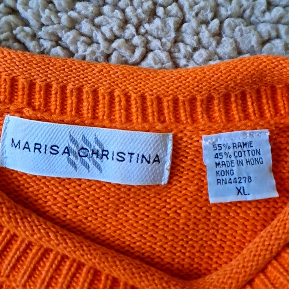Sweater with colorful appliques. - Picture 2 of 4